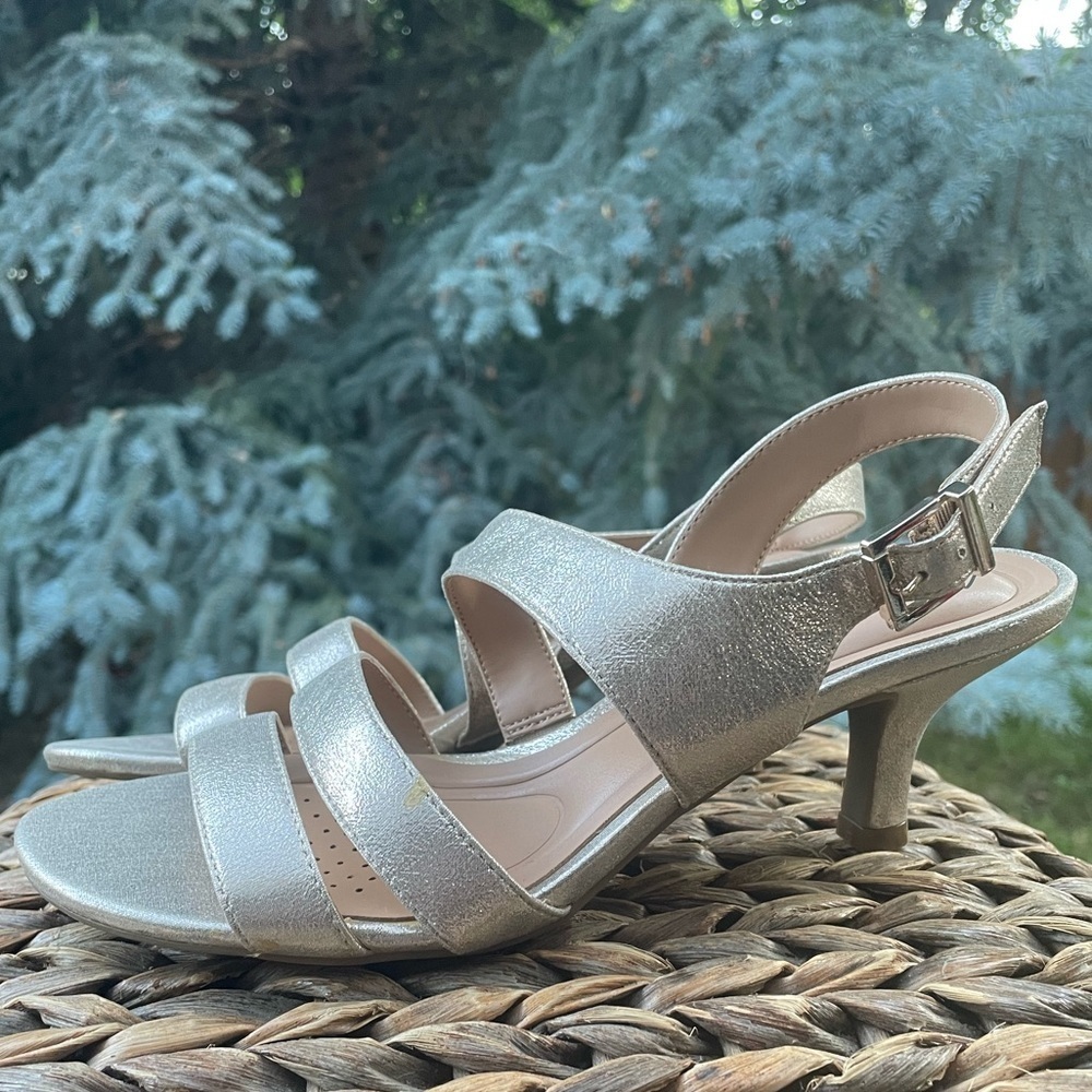 NEW Abella Womens Francine Champagne Strappy Mid Heel Slingback Dress Sandals - Picture 8 of 8